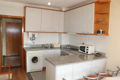 Apartamento T1 para Venda em Aver-O-Mar, Amorim e Terroso