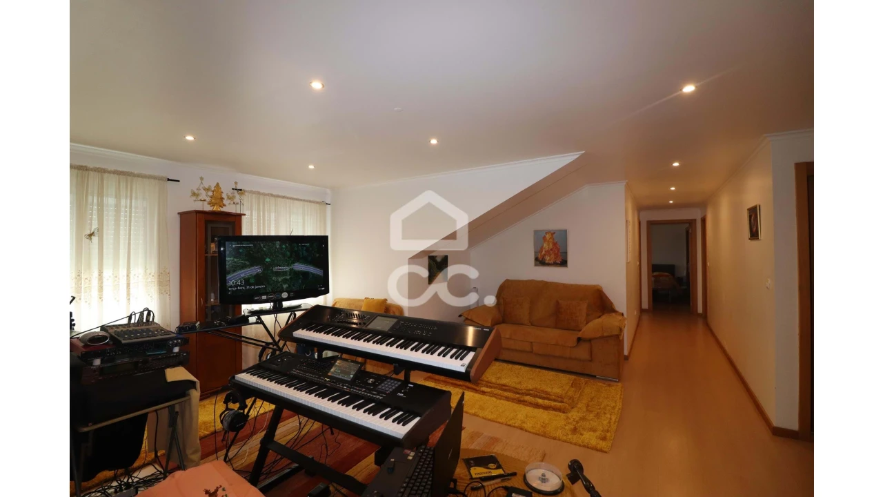 Apartamento T1 para Venda em Fajã de Cima Foto 5