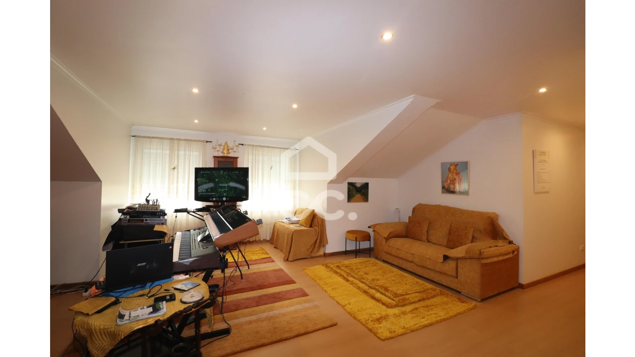 Apartamento T1 para Venda em Fajã de Cima Foto 1