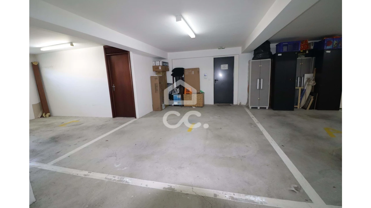 Apartamento T1 para Venda em Fajã de Cima Foto 9