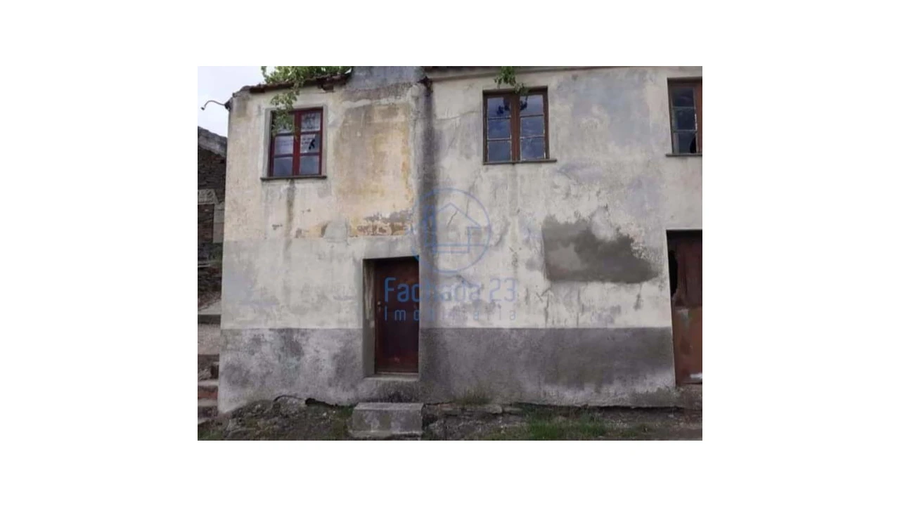 Moradia T2 para Venda em Covas do Douro Foto 1