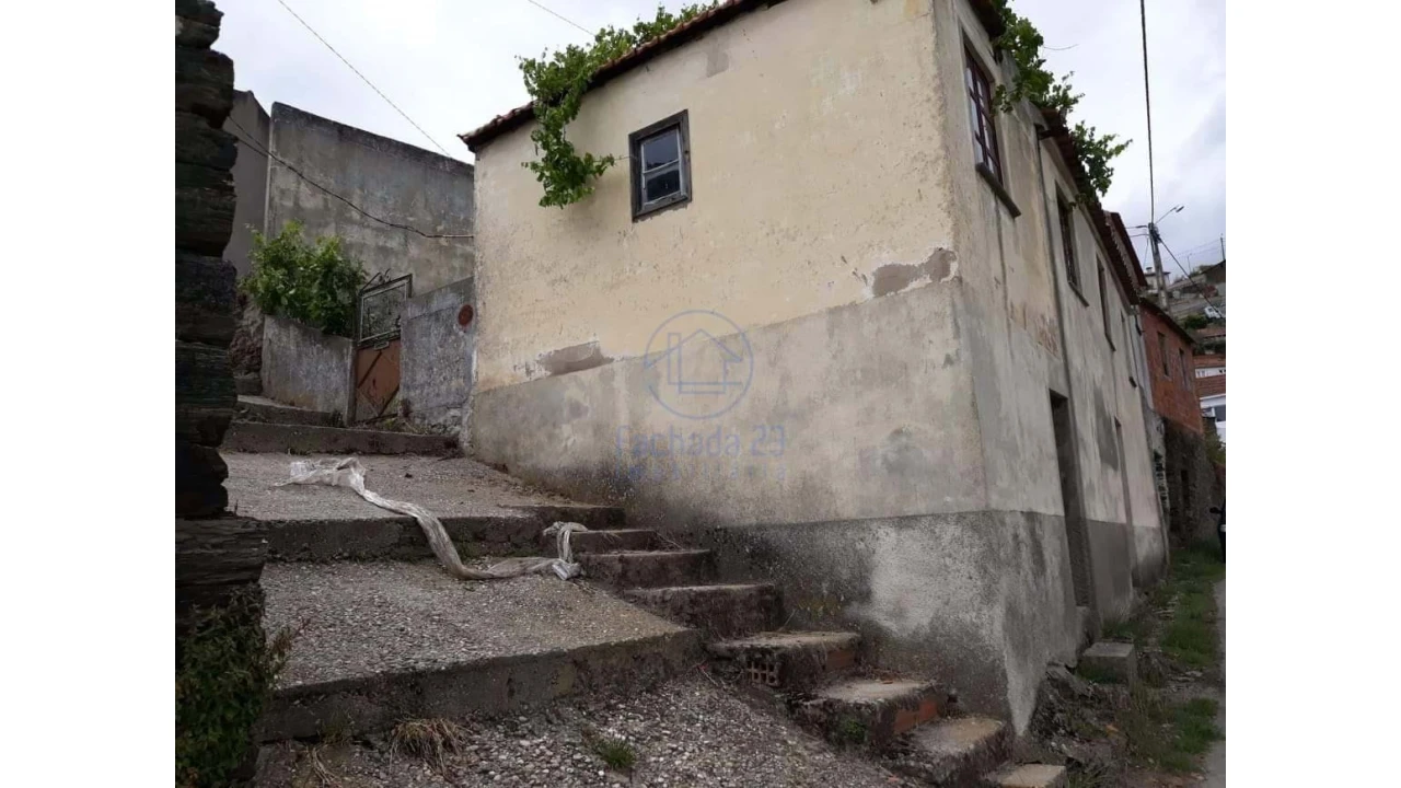 Moradia T2 para Venda em Covas do Douro Foto 7