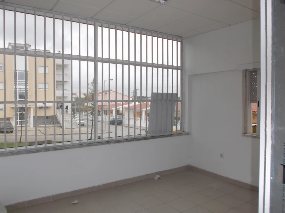 Loja para Venda em Carregado e Cadafais Foto 2