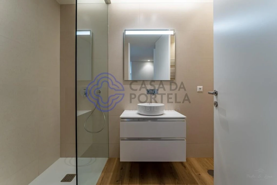 Apartamento T2 para Venda em Mafamude e Vilar do Paraíso Foto 8