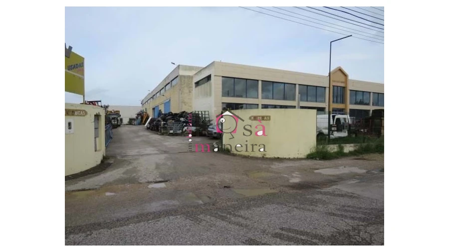 Armazém para Venda em Quinta do Anjo