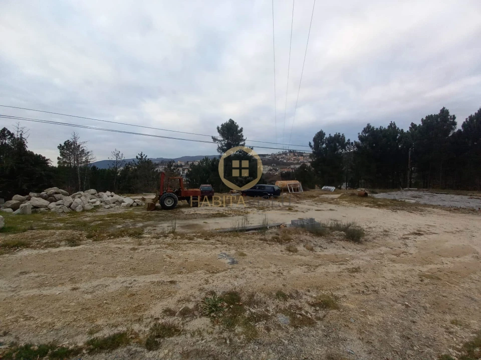 Terreno para Venda em Castro Daire Foto 3