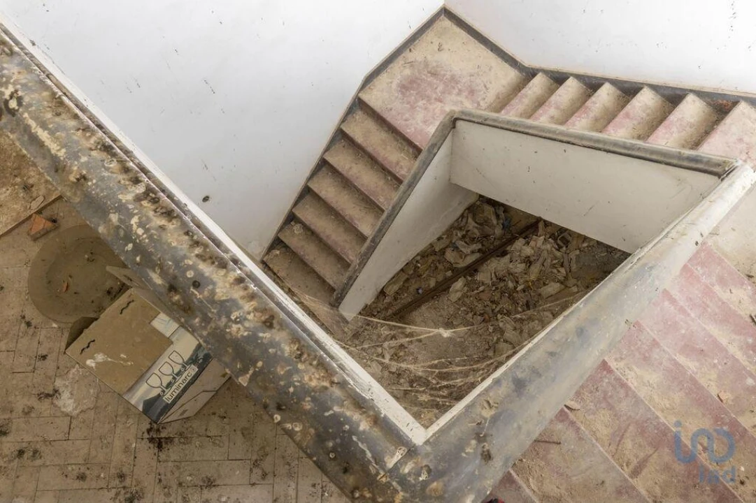 Prédio para Venda em Muge Foto 9