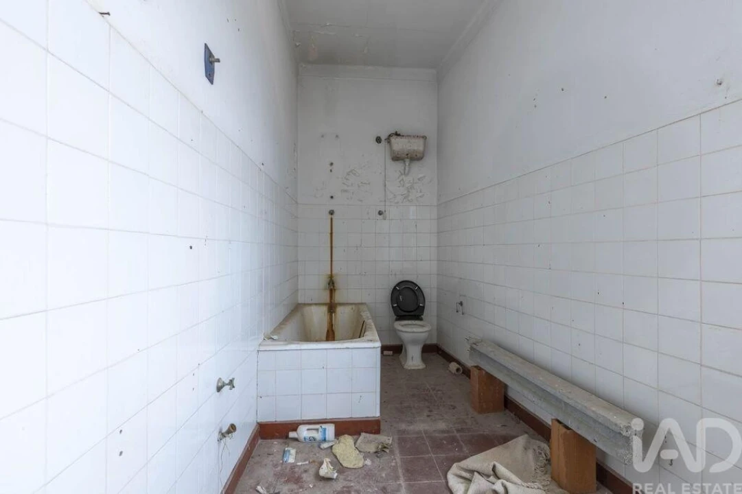 Prédio para Venda em Muge Foto 16