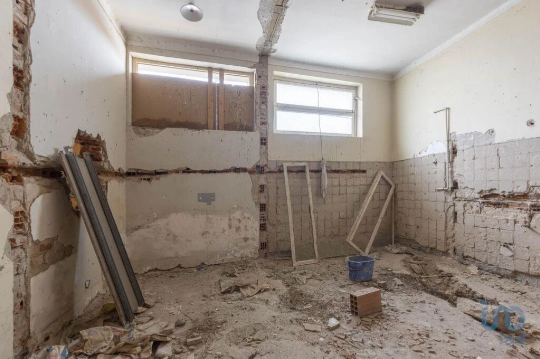 Prédio para Venda em Muge Foto 7