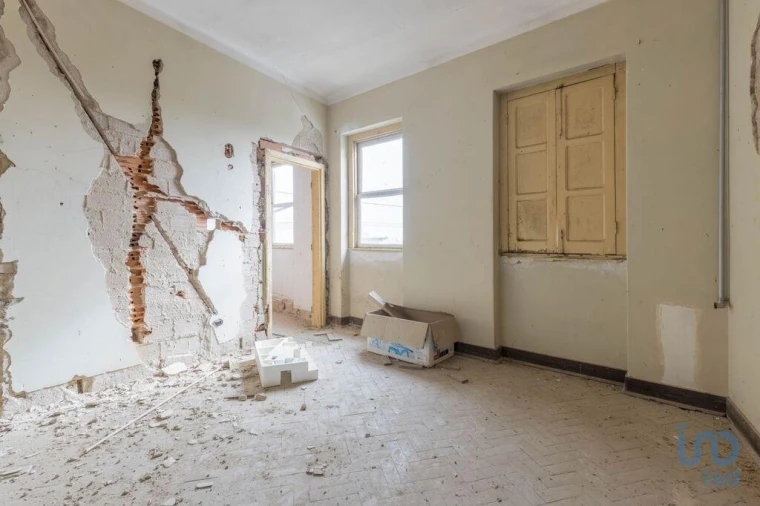 Prédio para Venda em Muge Foto 12