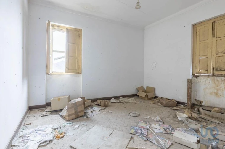 Prédio para Venda em Muge Foto 11