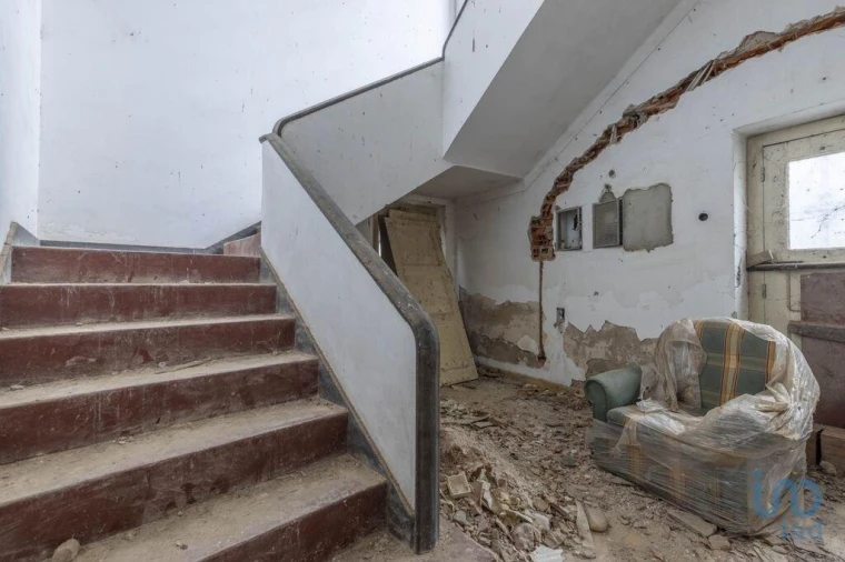 Prédio para Venda em Muge Foto 8