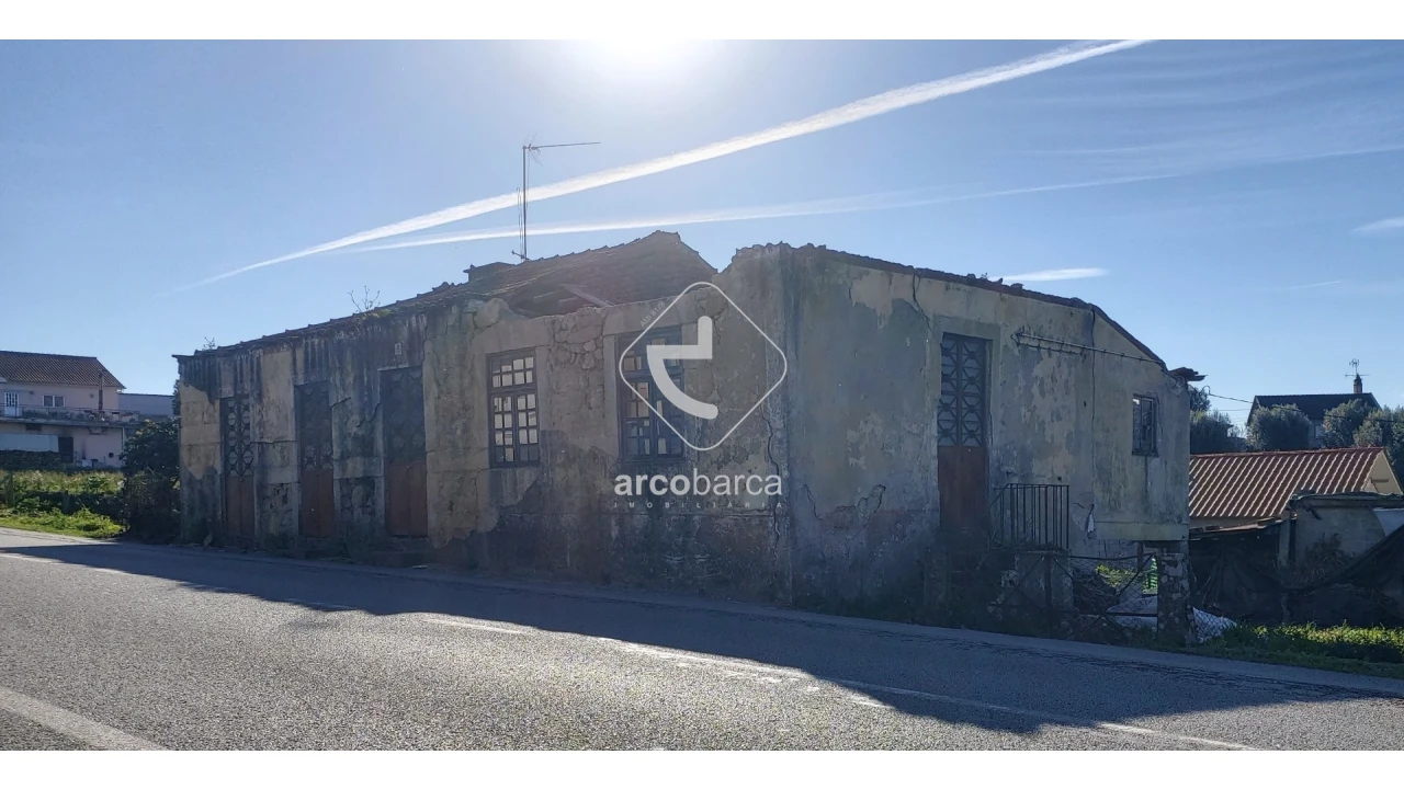 Moradia T3 para Venda em Correlhã Foto 11