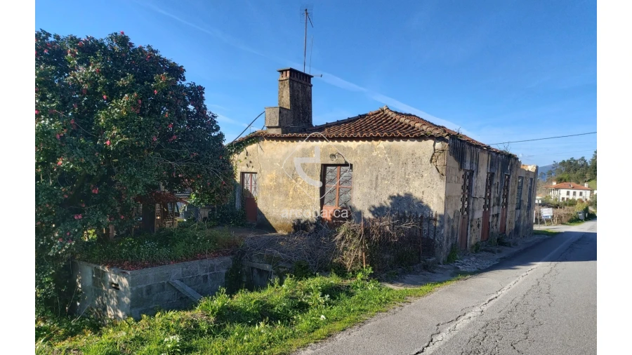 Moradia T3 para Venda em Correlhã Foto 14