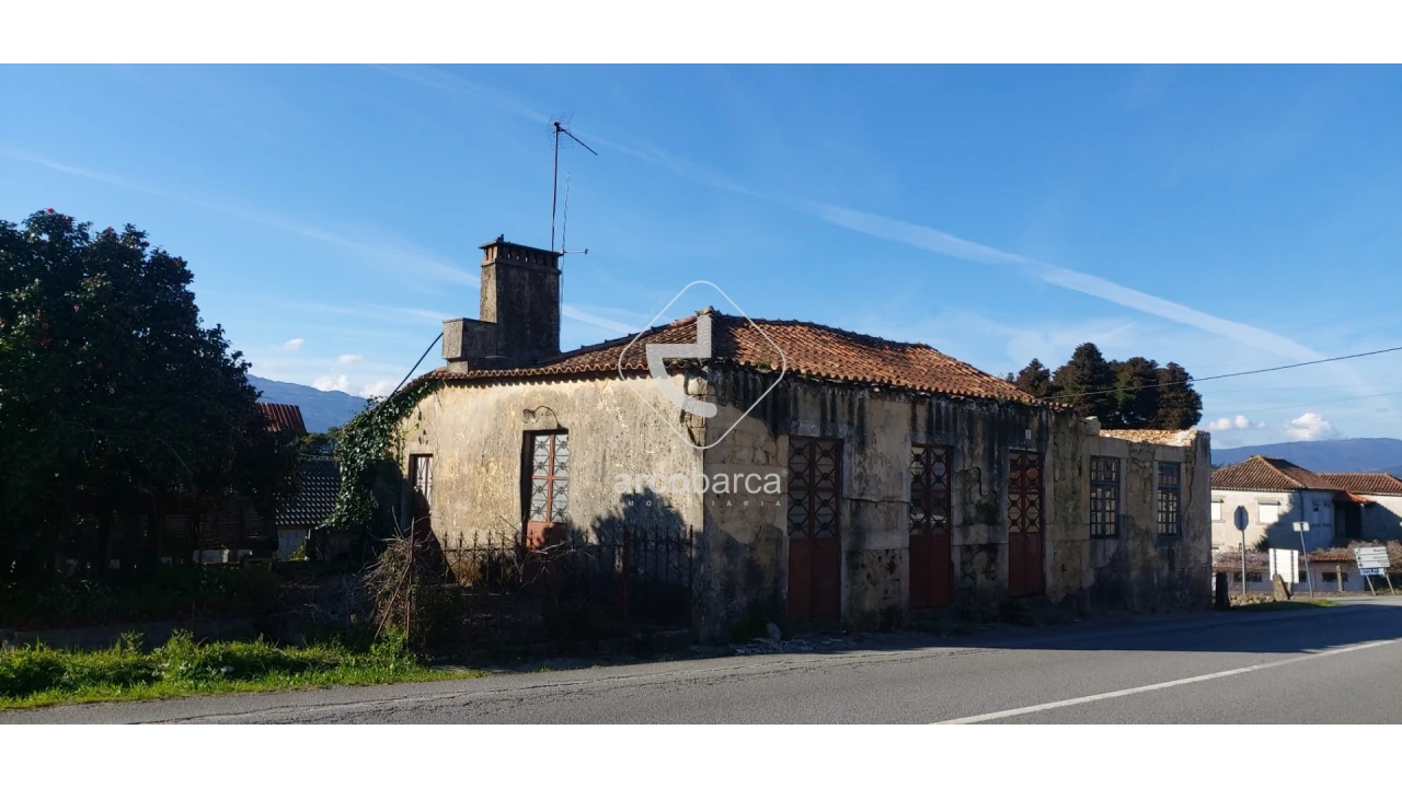 Moradia T3 para Venda em Correlhã Foto 13