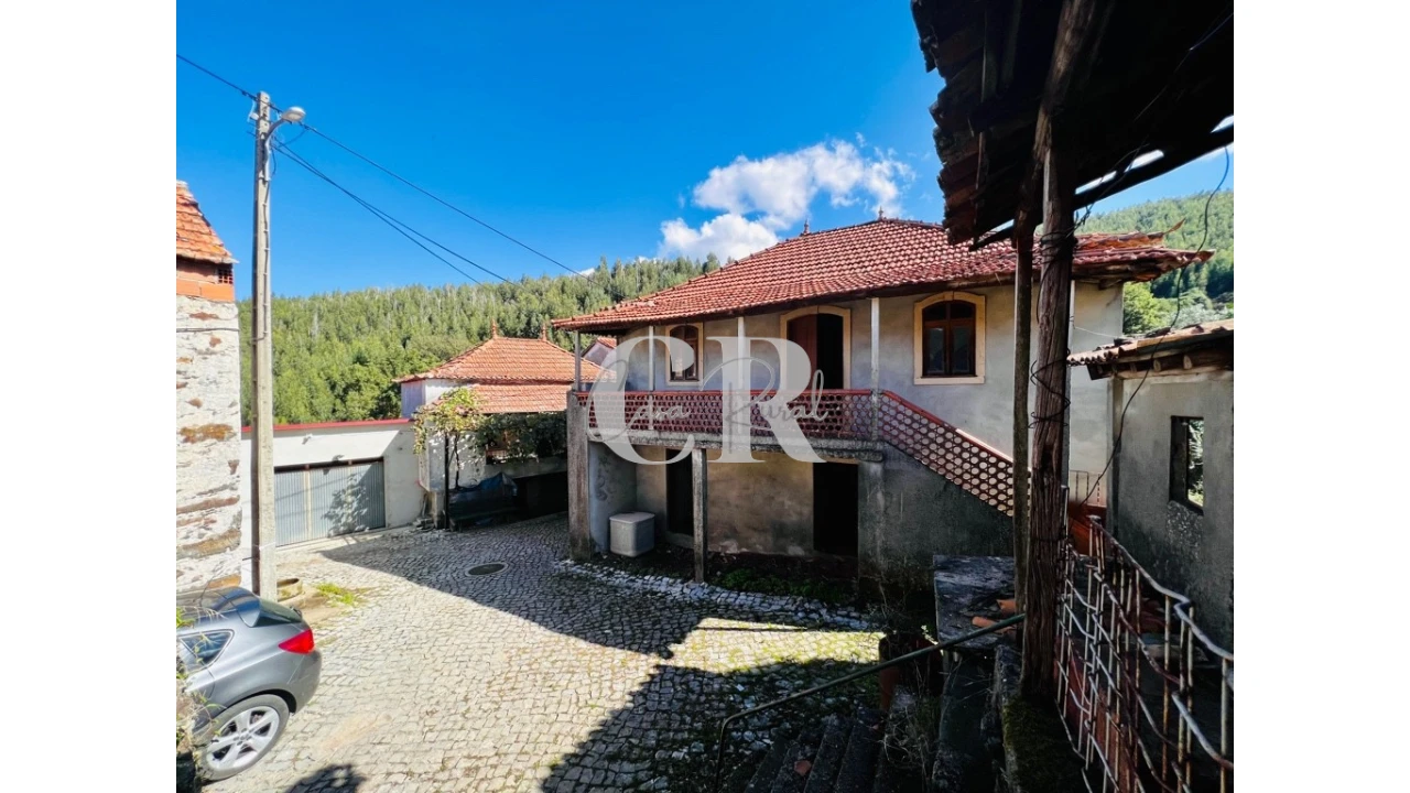 Moradia T4 para Venda em Campelo Foto 2