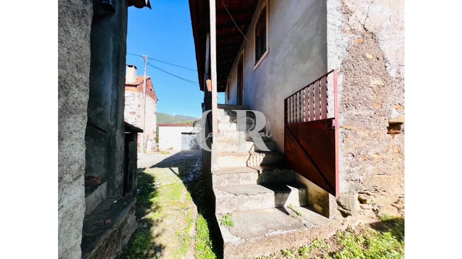 Moradia T4 para Venda em Campelo Foto 4