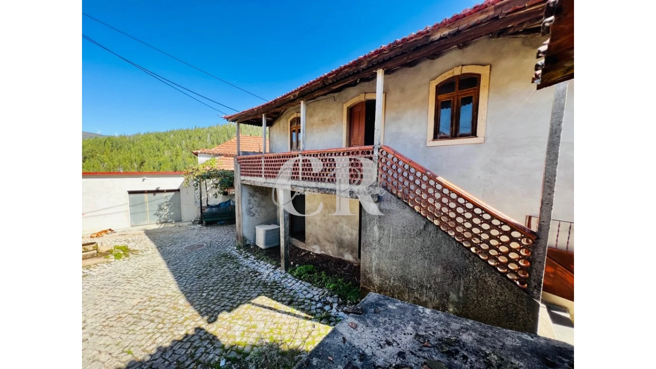 Moradia T4 para Venda em Campelo Foto 3