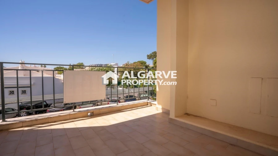 Apartamento T2 para Venda em Quarteira Foto 12