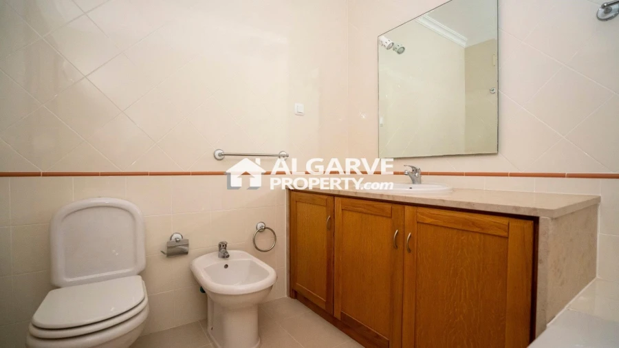 Apartamento T2 para Venda em Quarteira Foto 15