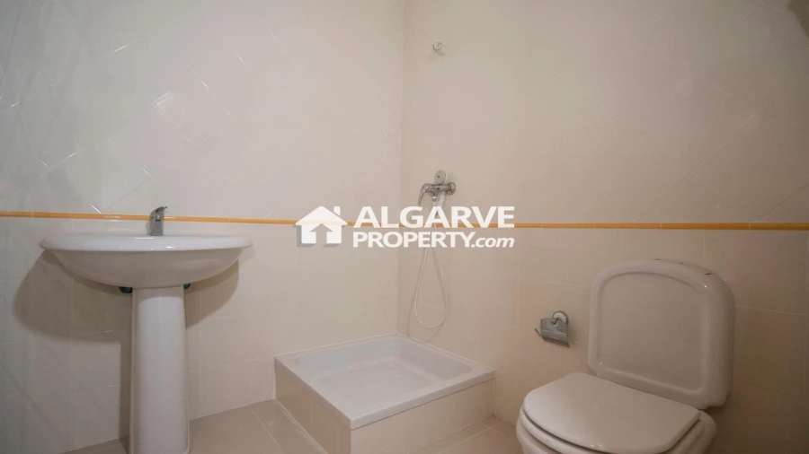 Apartamento T2 para Venda em Quarteira Foto 19