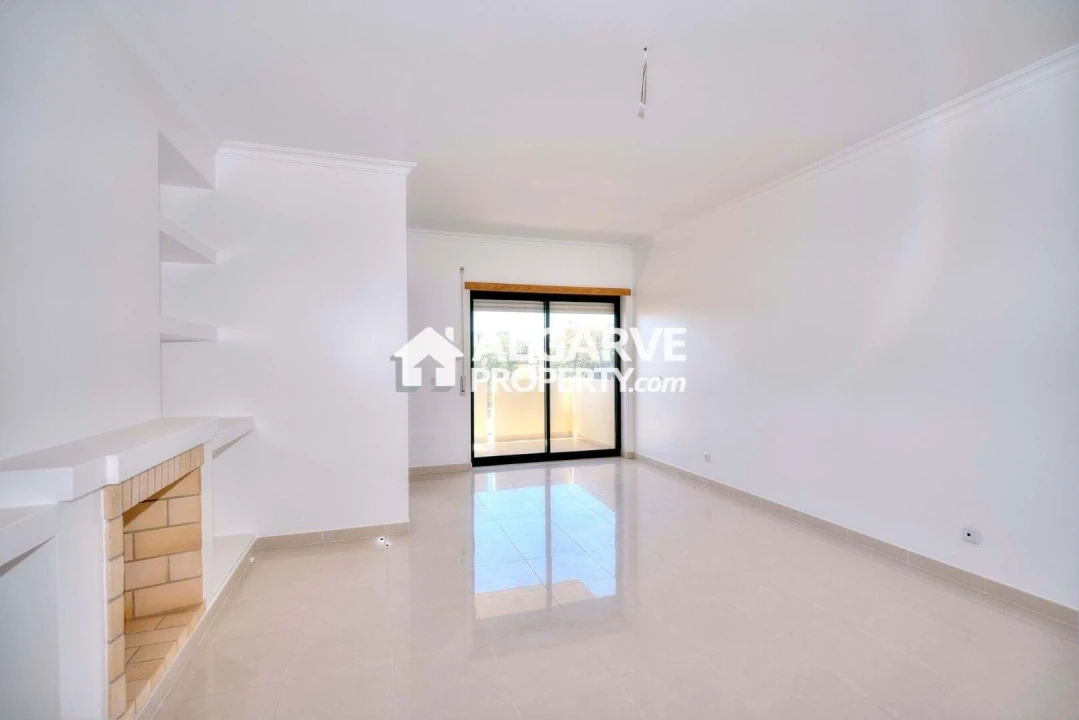 Apartamento T2 para Venda em Quarteira Foto 7