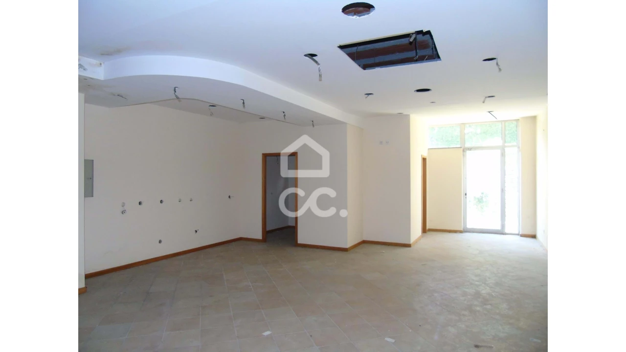 Negócio para Arrendamento em Selho (São Jorge) Foto 1