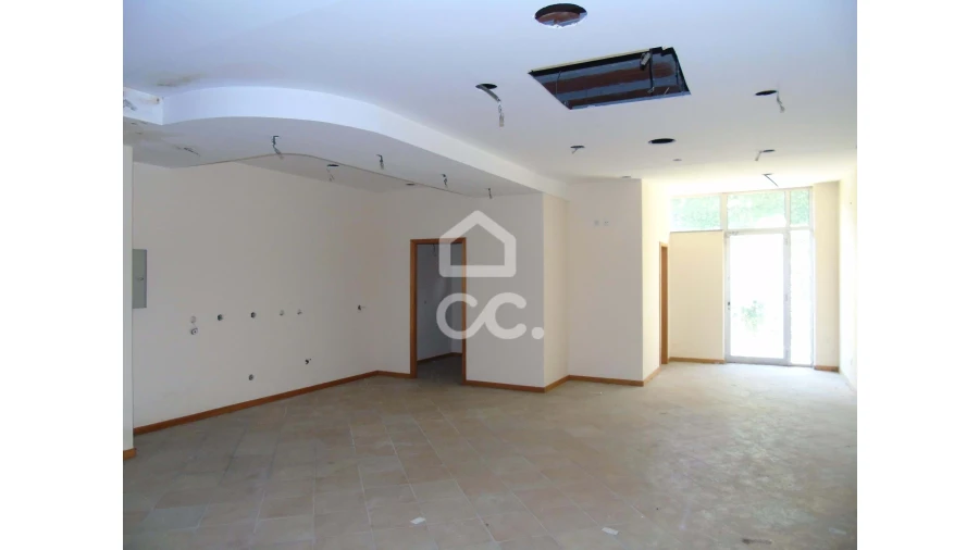 Negócio para Arrendamento em Selho (São Jorge) Foto 1