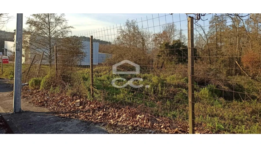 Terreno para Venda em Oliveira, São Paio e São Sebastião Foto 3