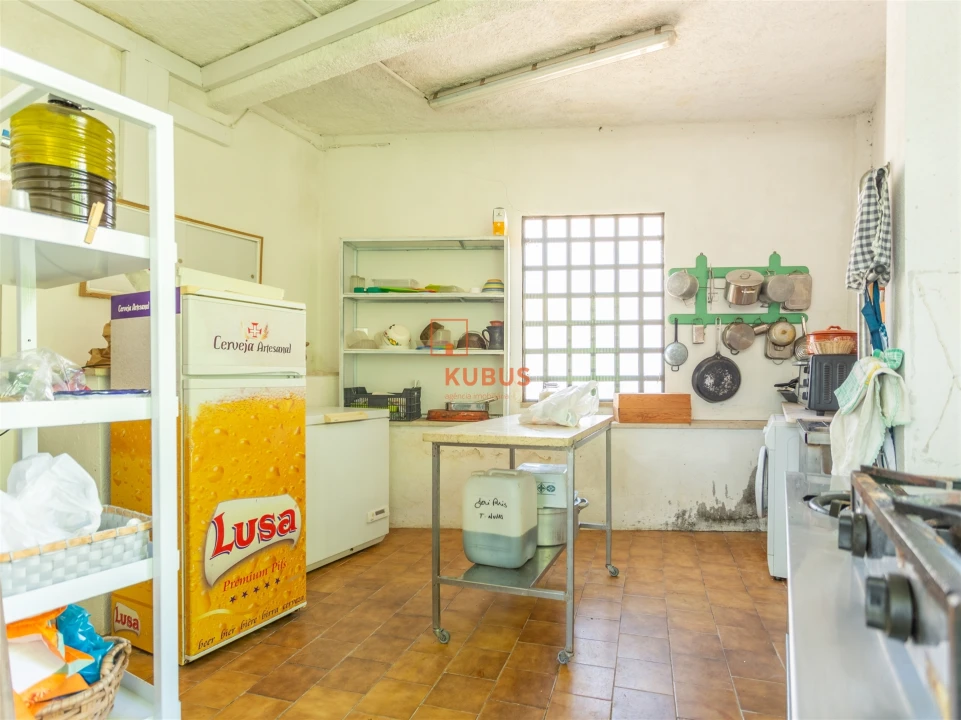 Armazém para Venda em Torres Novas (Santa Maria, Salvador e Santiago) Foto 10