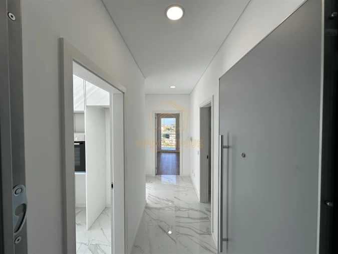 Apartamento T3 para Venda em São Pedro Foto 2