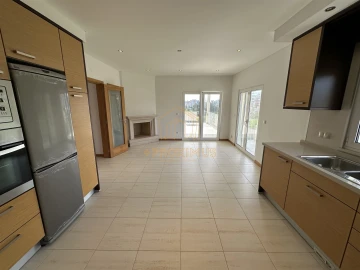 Moradia T4 para Venda em Tavarede
