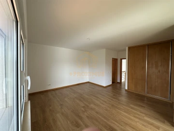 Moradia T4 para Venda em Tavarede
