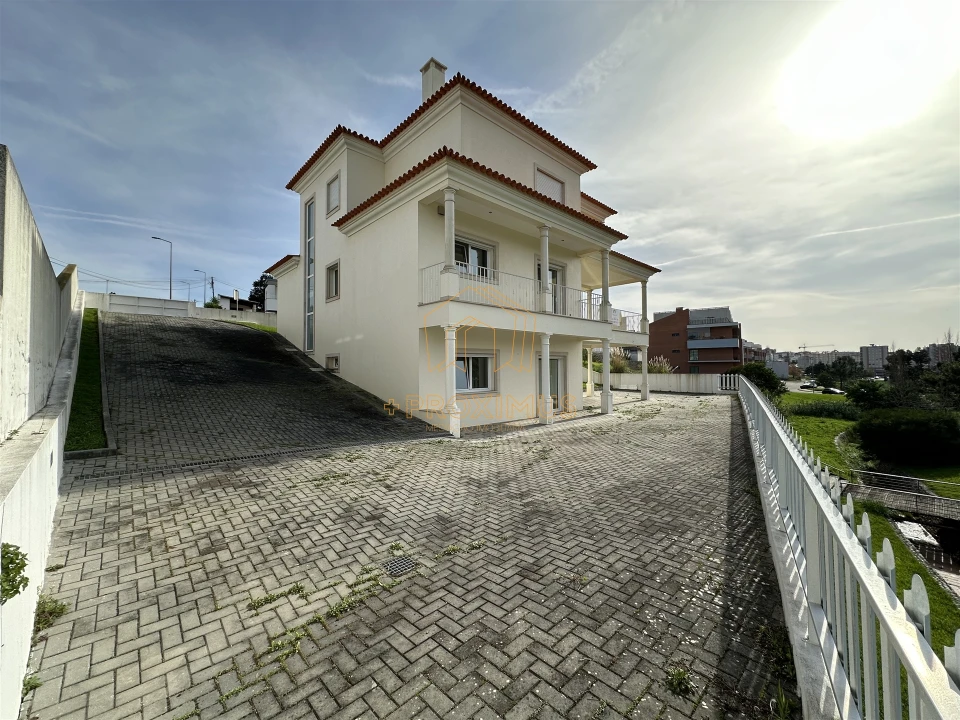 Moradia T4 para Venda em Tavarede Foto 55