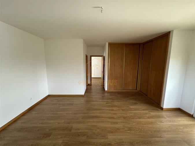 Moradia T4 para Venda em Tavarede Foto 40