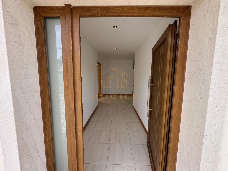Moradia T4 para Venda em Tavarede Foto 4
