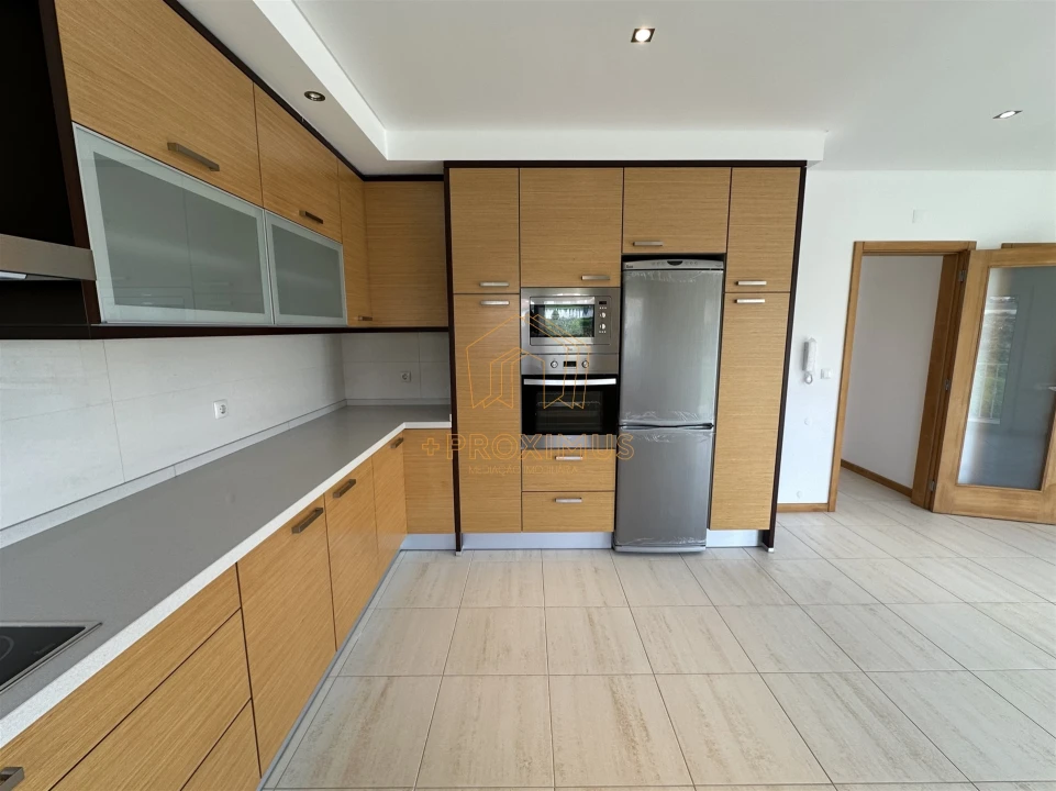 Moradia T4 para Venda em Tavarede Foto 17