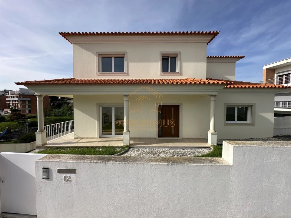 Moradia T4 para Venda em Tavarede Foto 3