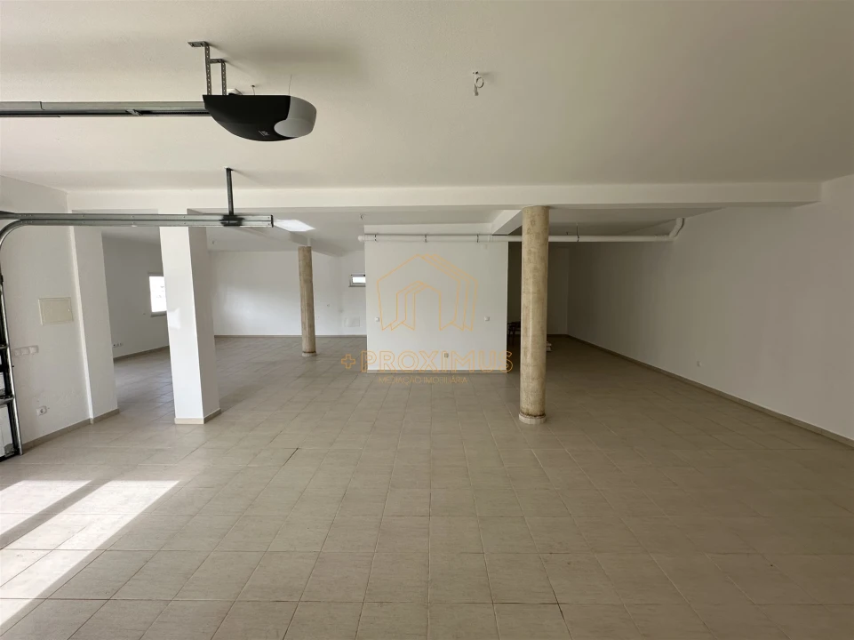 Moradia T4 para Venda em Tavarede Foto 49