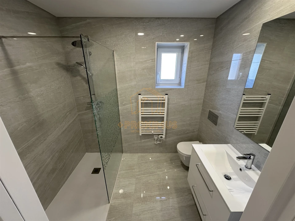 Apartamento T4 para Venda em Buarcos Foto 11