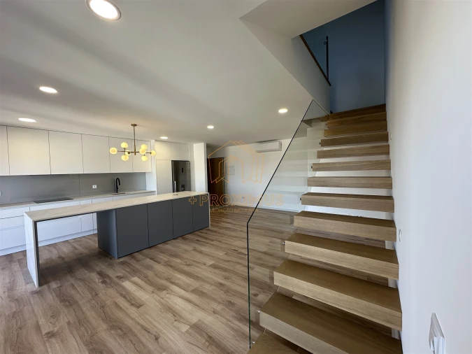 Apartamento T4 para Venda em Buarcos Foto 9