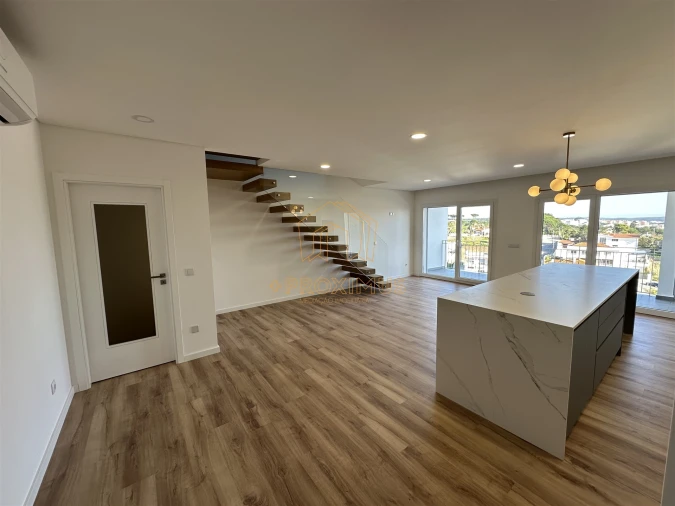 Apartamento T4 para Venda em Buarcos Foto 3