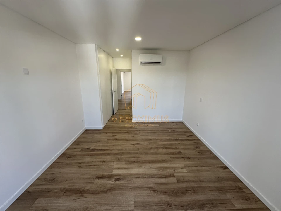 Apartamento T4 para Venda em Buarcos Foto 12