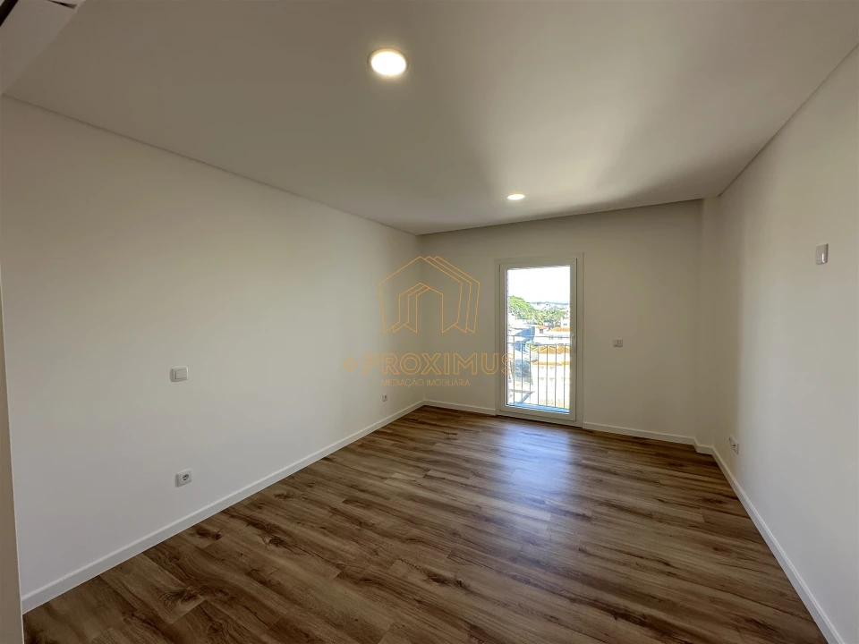 Apartamento T4 para Venda em Buarcos Foto 13