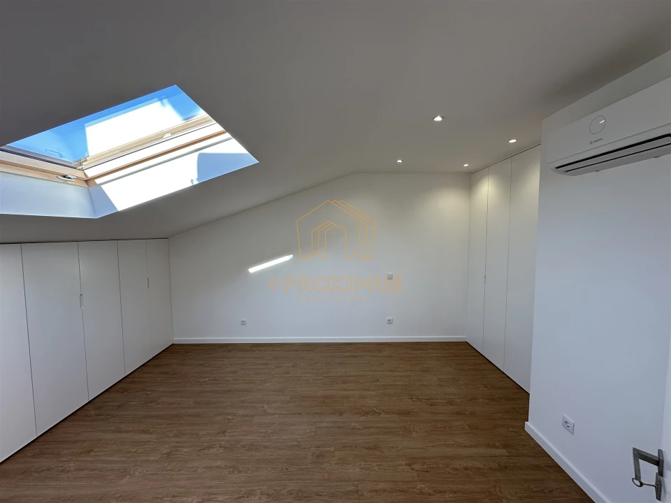 Apartamento T5 para Venda em Buarcos Foto 21