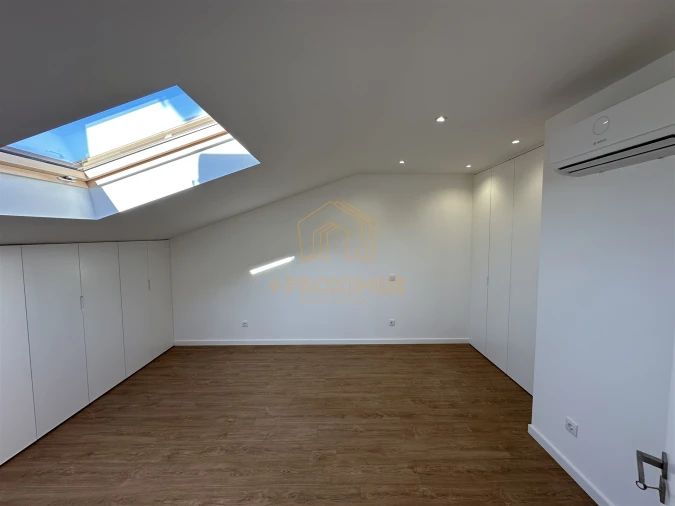 Apartamento T5 para Venda em Buarcos Foto 21