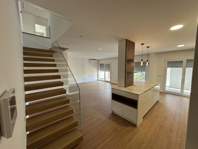 Apartamento T5 para Venda em Buarcos Foto 2
