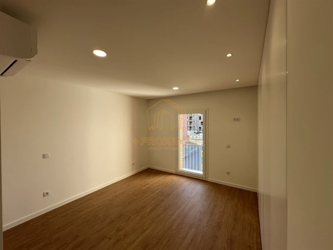Apartamento T5 para Venda em Buarcos Foto 13