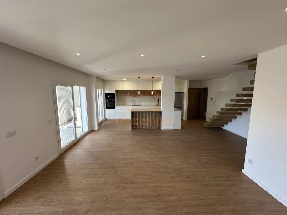 Apartamento T5 para Venda em Buarcos Foto 9