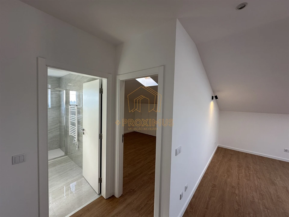 Apartamento T5 para Venda em Buarcos Foto 18